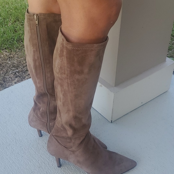 👢 Boots - Picture 6 of 10